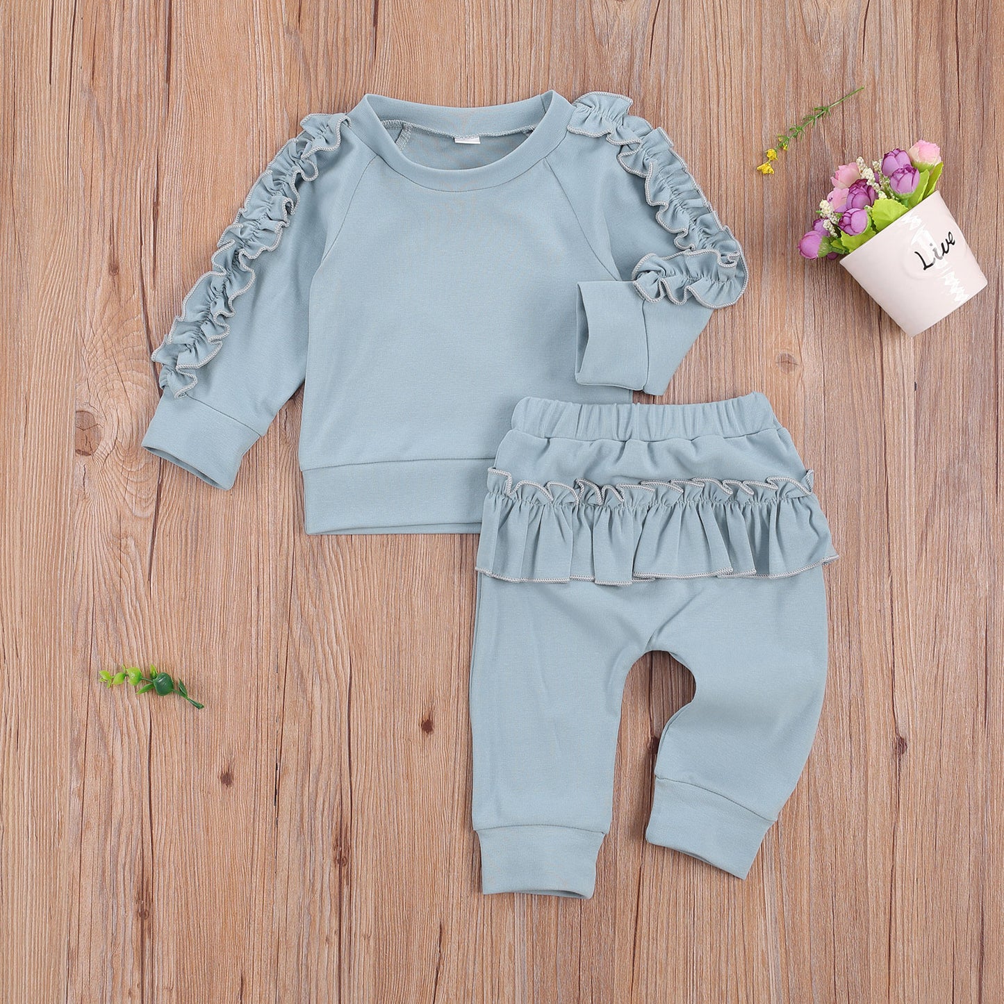 Ruffle Lounge Set